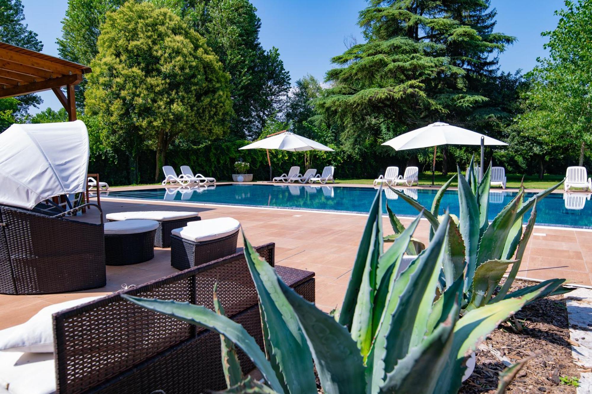 Villa Vitti'S - Verona Est Camping ซาน มาร์ติโน บูออน อัลแบร์โก ภายนอก รูปภาพ