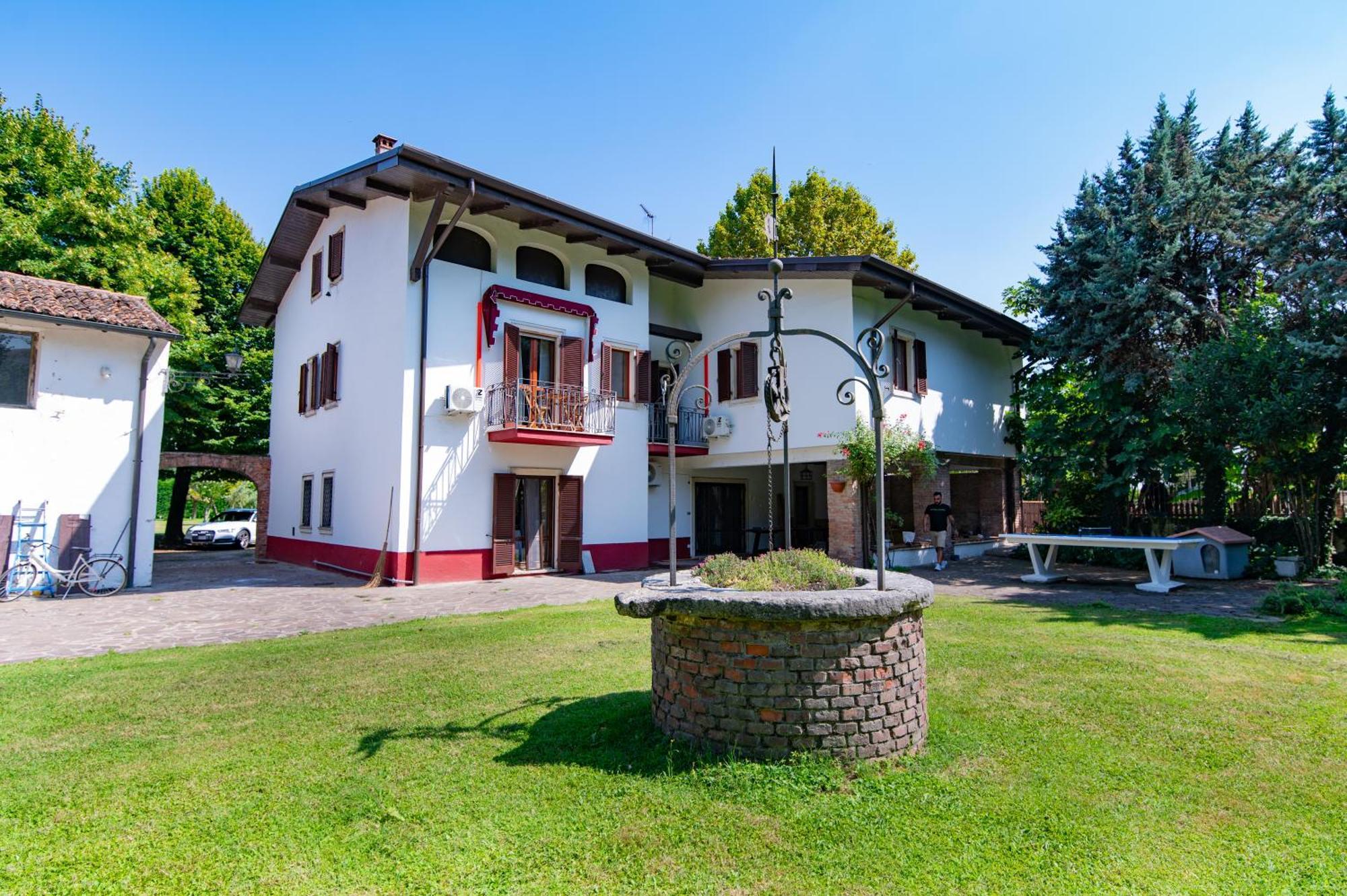 Villa Vitti'S - Verona Est Camping ซาน มาร์ติโน บูออน อัลแบร์โก ภายนอก รูปภาพ