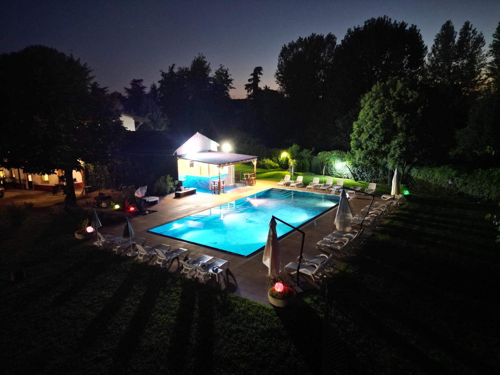 Villa Vitti'S - Verona Est Camping ซาน มาร์ติโน บูออน อัลแบร์โก ภายนอก รูปภาพ